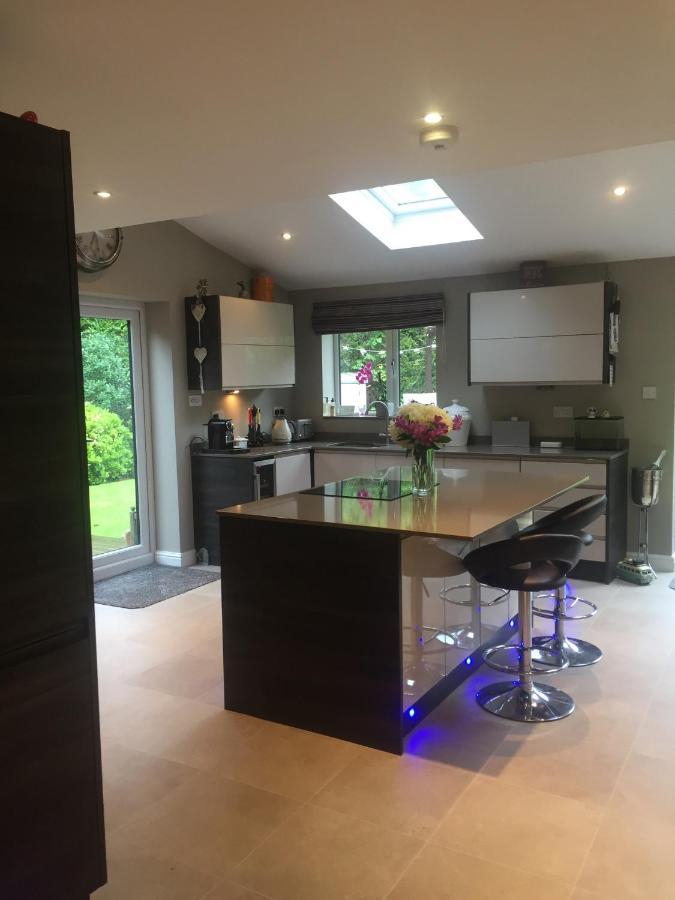 Wilmslow Airbnb Extérieur photo