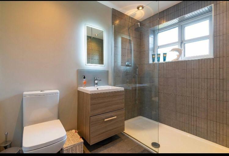 Wilmslow Airbnb Extérieur photo